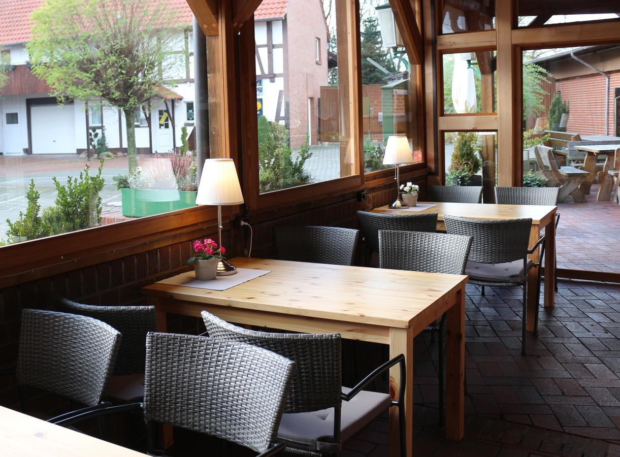 Landgasthof Schoenecke Wahrenholz Bagian luar foto