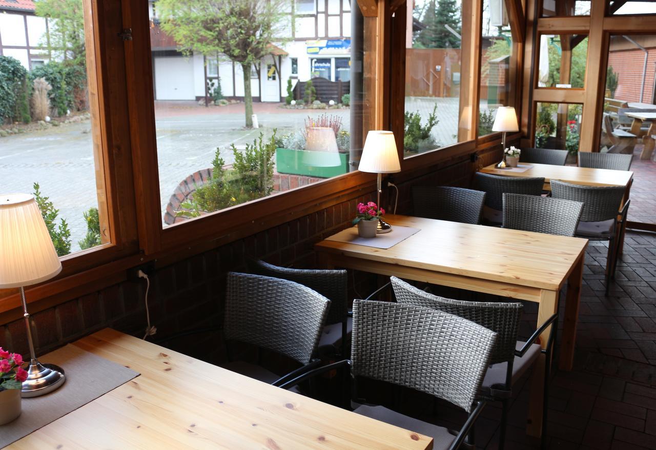 Landgasthof Schoenecke Wahrenholz Bagian luar foto
