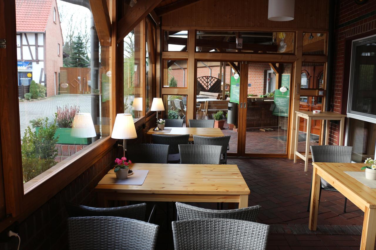 Landgasthof Schoenecke Wahrenholz Bagian luar foto